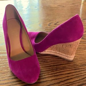 Women’s size 6.5 gorgeous hot pink wedge